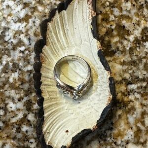 Metal Angel Wing ring holder
